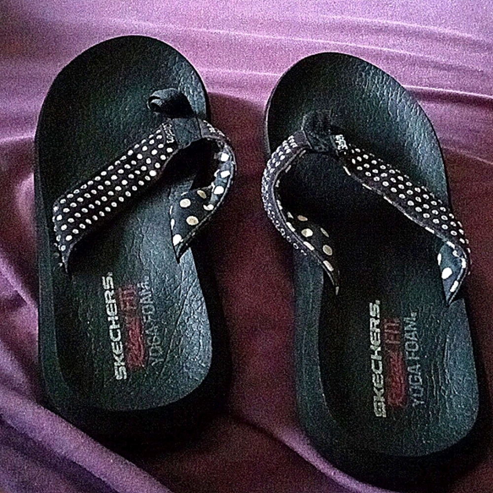 Skechers Relaxed Fit Yoga Foam Size 10